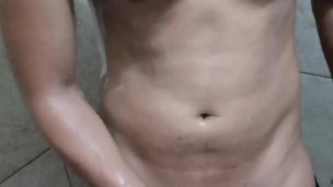 Disfrutando la ducha 