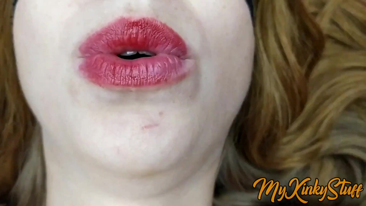 Горячая Kinky Девушка Показывает Сексуальный Рот - Бесплатное секс видео - RedTube