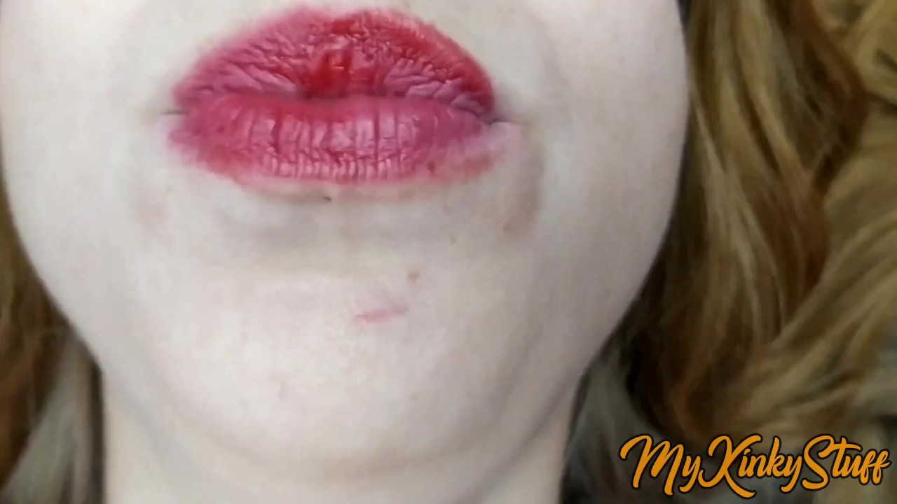 Горячая Kinky Девушка Показывает Сексуальный Рот - Бесплатное секс видео - RedTube