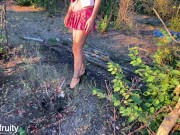 Школьница заблудилась в лесу и согласилась на секс, чтобы выбраться из него! 1/16