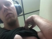 Big dick throbbing - Screenshot 12 of 16 - Solo