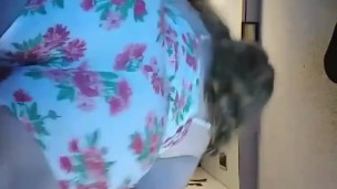 White girl trys to twerk pt.2