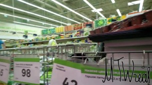 забыла надеть лифчик в магазин прозрачный топ