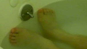 Guy Takes Hot Bath and Shows Off Feet