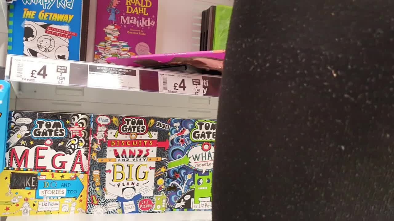 Candid See Through Leggings in a Shopping Mall - Thick Booty and Cameltoe View - Video di sesso gratis - RedTube