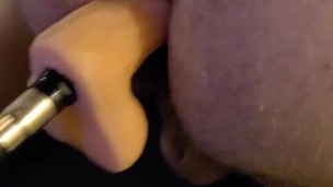 Using a fuck machine for the first time 