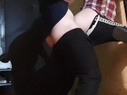 Меня трахнул сосед, пока муж смотрел телевизор. 11/16