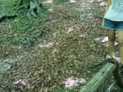 Ci siamo arrapati durante un'escursione e lei ha finito per farmi un pompino all'aperto nel bosco, p 1/16