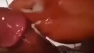 lundi 31 aout 2020 (4h30 du mat) de robin's éjacule (2fois) devant ma cam-vidéo