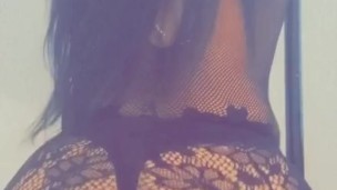 Watch me shake my ass for you !!