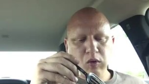piggy eating cake in car
