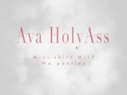 Mini jupe MILF sans culotte en publique 1/16