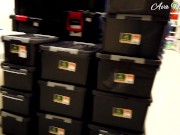 Mini jupe MILF sans culotte en publique 11/16