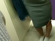 Школьница в сексуальном белье примеряет наряды перед 1 сентября. примерочной 14/16