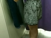 Школьница в сексуальном белье примеряет наряды перед 1 сентября. примерочной 4/16