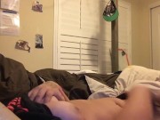 Teen rubs her clit till she cums hard  14/16