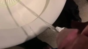 Always wanted to make a pee video in a restaurant