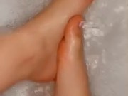 Feet bubble bath 