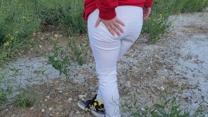 Oops, I soaked my tight little white jeans! Watch me totally flood them outdoors ;)