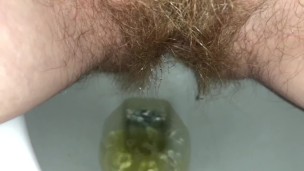 Zoom Pee in Toilet and Spread Pussy Lips - Bunnie Lebowski 