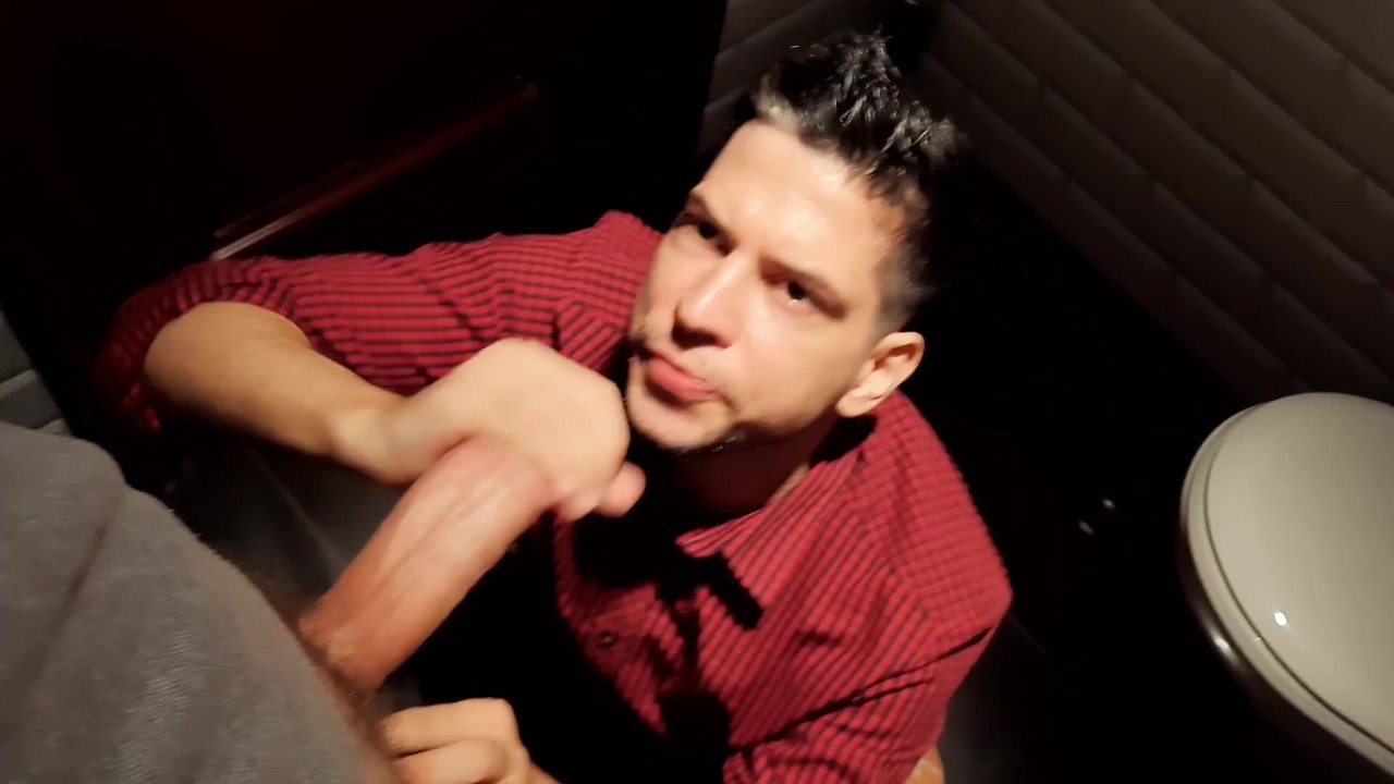 モールのトイレで顔にまっすぐ射精。リアル - 無料セックスビデオ - RedTube