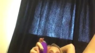 Watch batty fuck her self with a vibrator