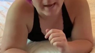 Emo tranny slut wants to you to beat off for her 