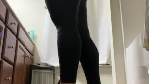 Help get this big phat round ass in these pants