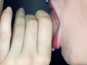 Минет крупным планом кончил в рот школьнице 16/16