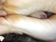 Una mia amica del collage mi fa una sega inversa veloce con i piedi - by Feal Anet 14/16