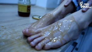 Bare feet in honey, a foot fetish yummy POV! (pov foot worship, foot licking, bare feet, sexy soles)