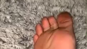 Wiggling my Pink Toesies