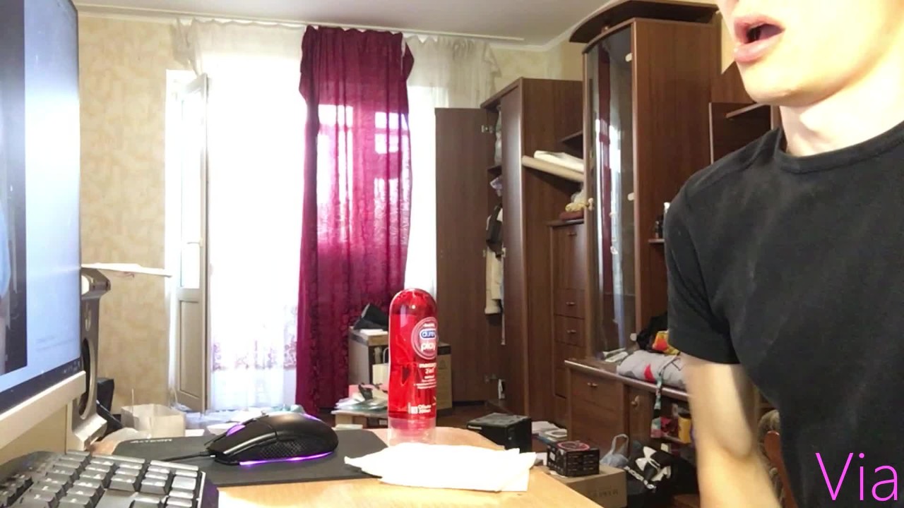 STEP BROTHER CAUGHT MASTURBATING ON MY PHOTO - Via Hub - RedTube