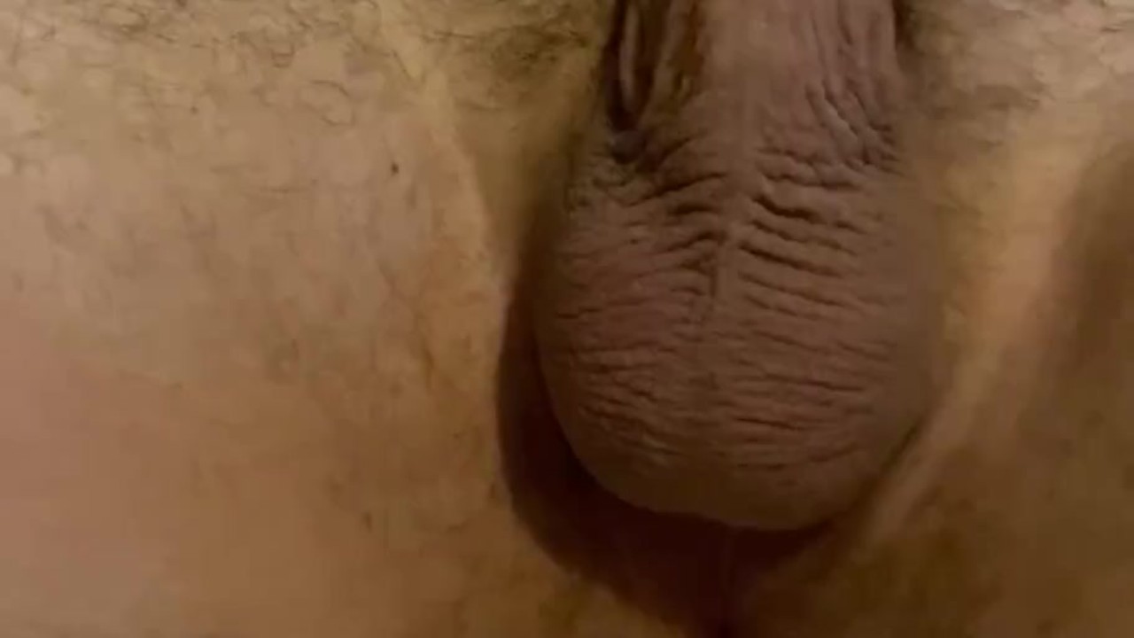 Whipping his balls into shape - RedTube