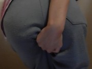 スウェットでお尻見せておしがまおもらしオナニー 3/16