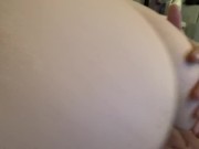 Ma sœur m’énerve je lui baise son gros cul et jouis à l’intérieur. 11/16