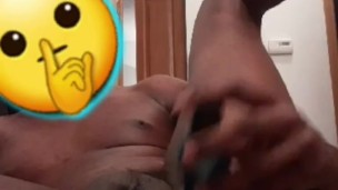 Juandre plays with himself 