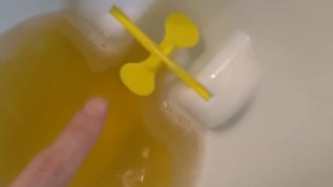 Urine Fetish Princess Potty Training Boy Urinal Toy Aim Play!: Girl Stands to Pee Foamy Yellow - RedTube