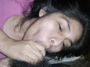 Mi novio latino me despierta para chupar su dura y gruesa verga y comerme su leche 1/16