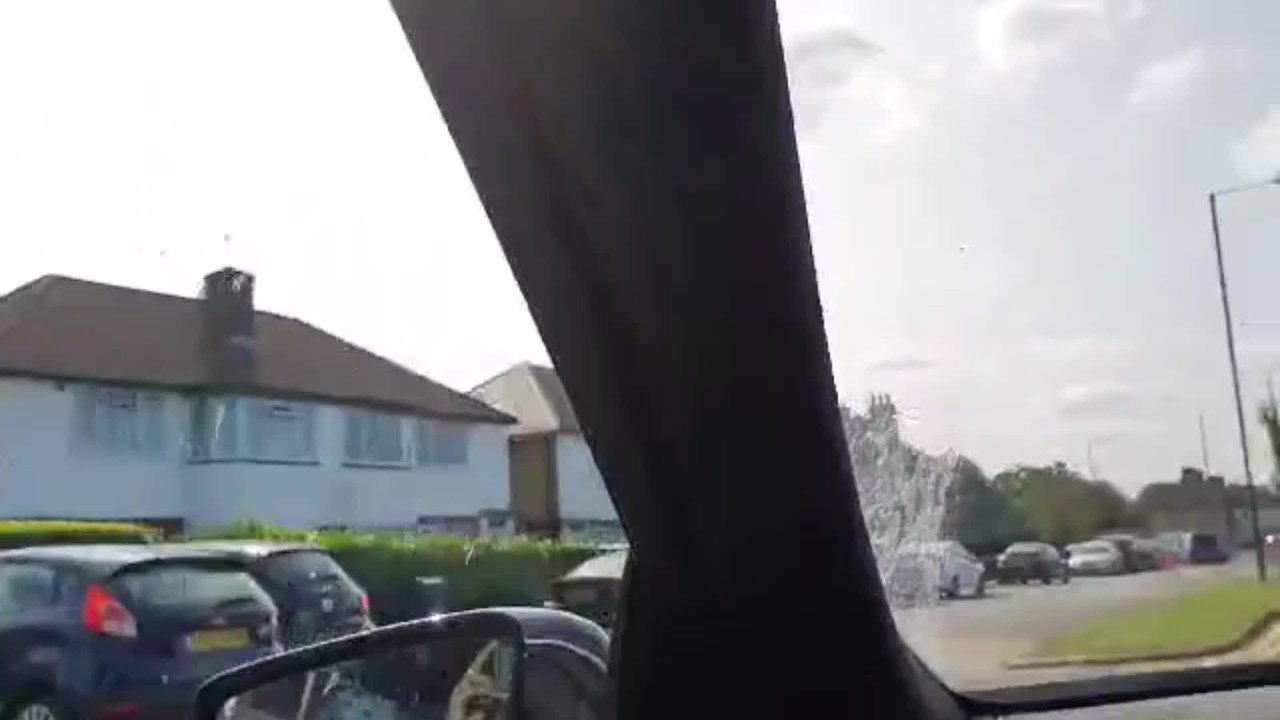 FLASHING My PUSSY in the CAR while My Boyfriend Drives - UPSKIRT NO PANTIES - 無料セックスビデオ - RedTube