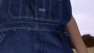 FARM GIRL A UN DYSFONCTIONNEMENT DE GARDE-ROBE | ENF