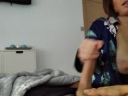 Universitaria de tetas naturales chupa, y consigue el esperma de su compañero de piso 10/16