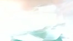 Latino se masturba en la sala