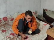 One evening I listen to the radio and taste an apple. 15/16