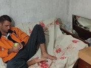 One evening I listen to the radio and taste an apple. 6/16