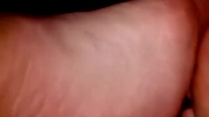 Артем сосет сам себе дрочит ногами лижет ноги сам себе self suck autofellatio self footjob