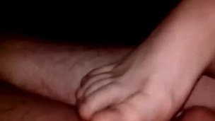 Артем сосет сам себе дрочит ногами лижет ноги сам себе self suck autofellatio self footjob
