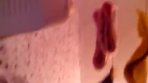 Артем сосет сам себе дрочит ногами лижет ноги self suck autofellatio self footjob 