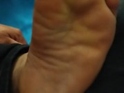 Ricos pies de jóven sexy.