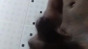 Masturbandome en la ducha 